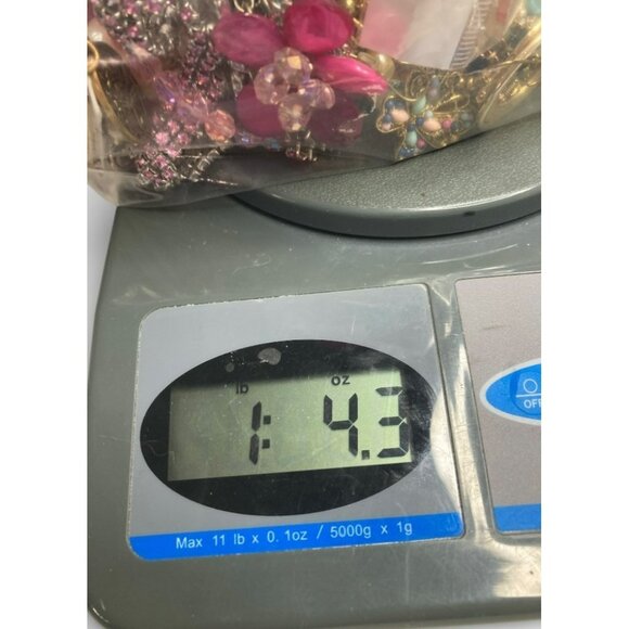 1-2lb Vintage to New Jewelry Lot - All Wearable -275 - Picture 10 of 10